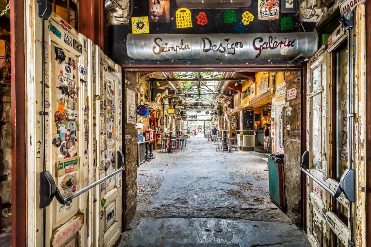Skyline Serenity Retreat @Vaci Most Famous Street بودابست المظهر الخارجي الصورة