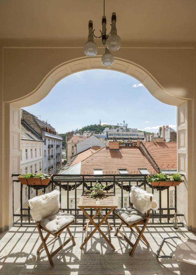 Skyline Serenity Retreat @Vaci Most Famous Street بودابست المظهر الخارجي الصورة