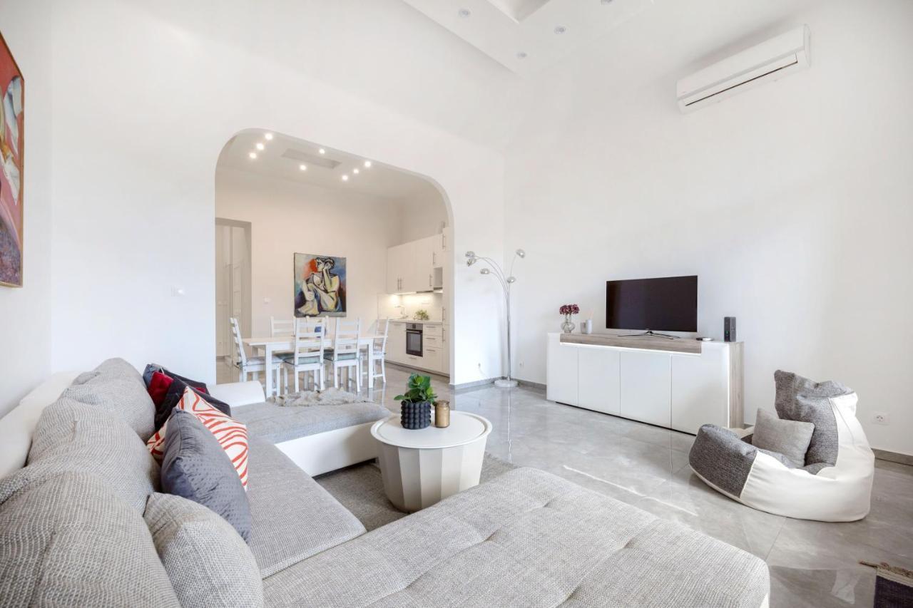 Skyline Serenity Retreat @Vaci Most Famous Street بودابست المظهر الخارجي الصورة