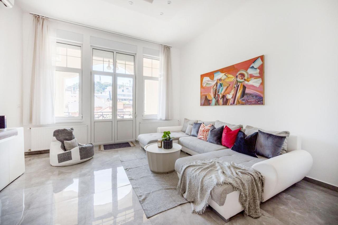 Skyline Serenity Retreat @Vaci Most Famous Street بودابست المظهر الخارجي الصورة