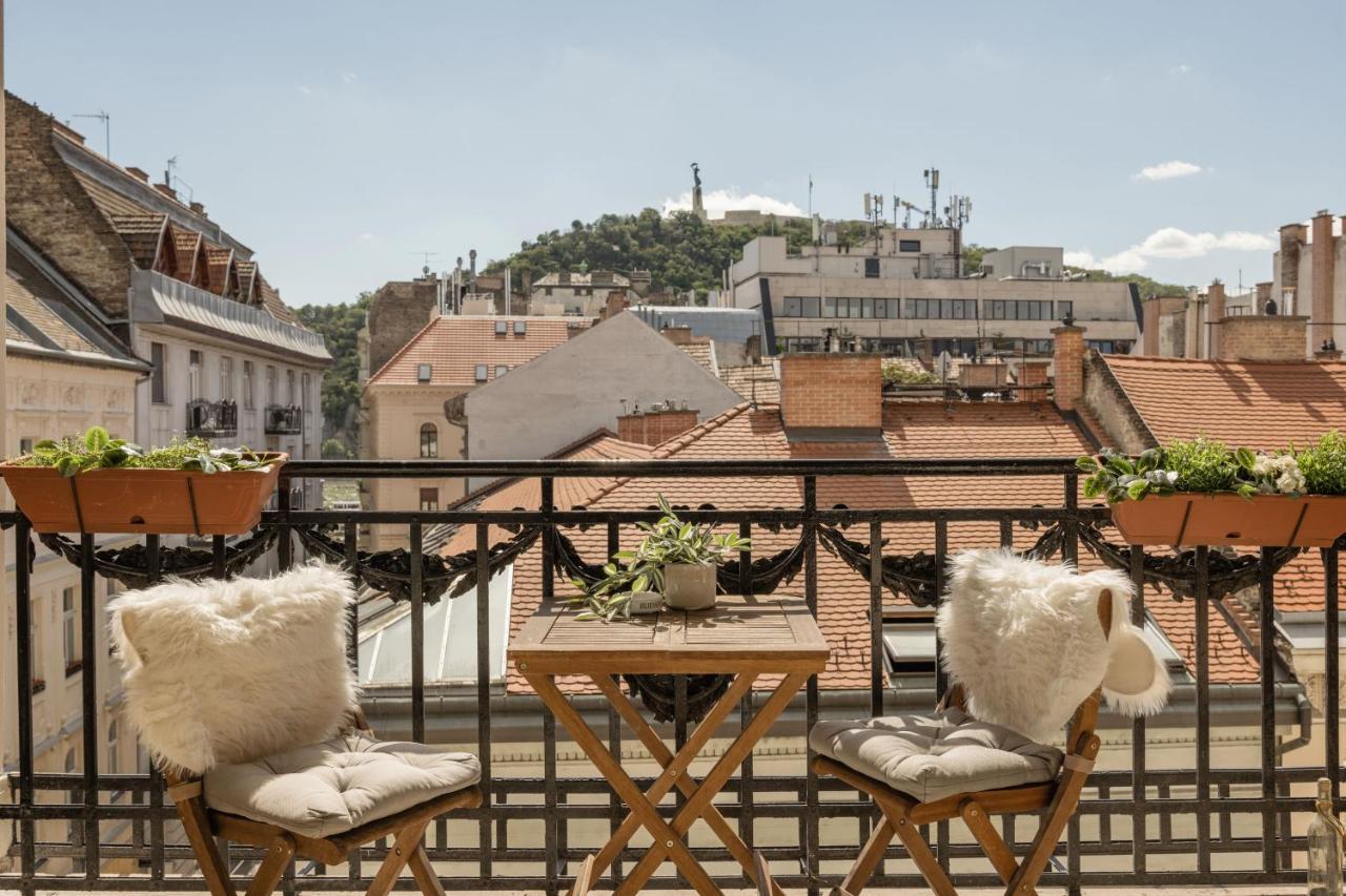 Skyline Serenity Retreat @Vaci Most Famous Street بودابست المظهر الخارجي الصورة